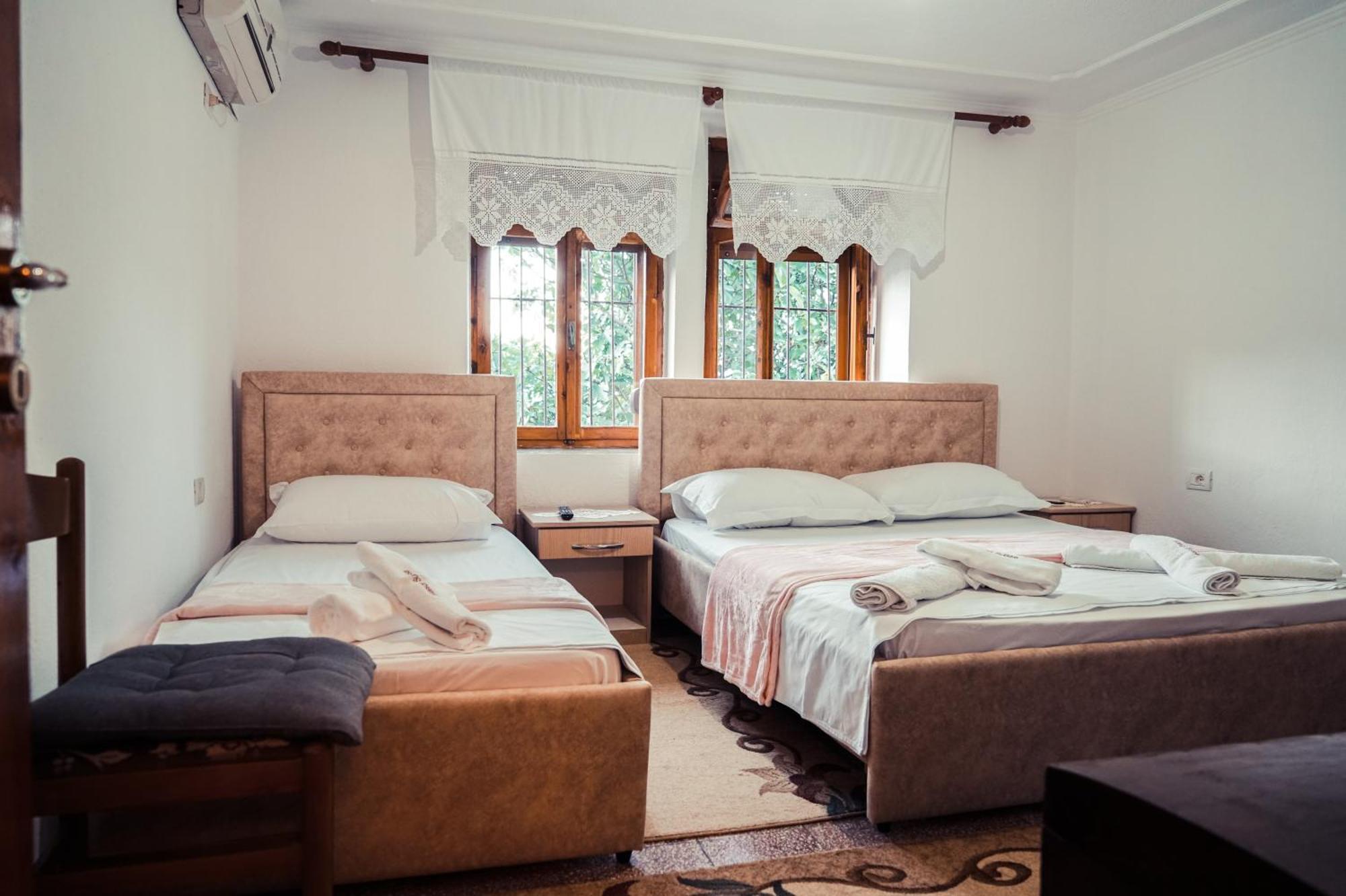 Guesthouse Arber Gjirokastër Buitenkant foto