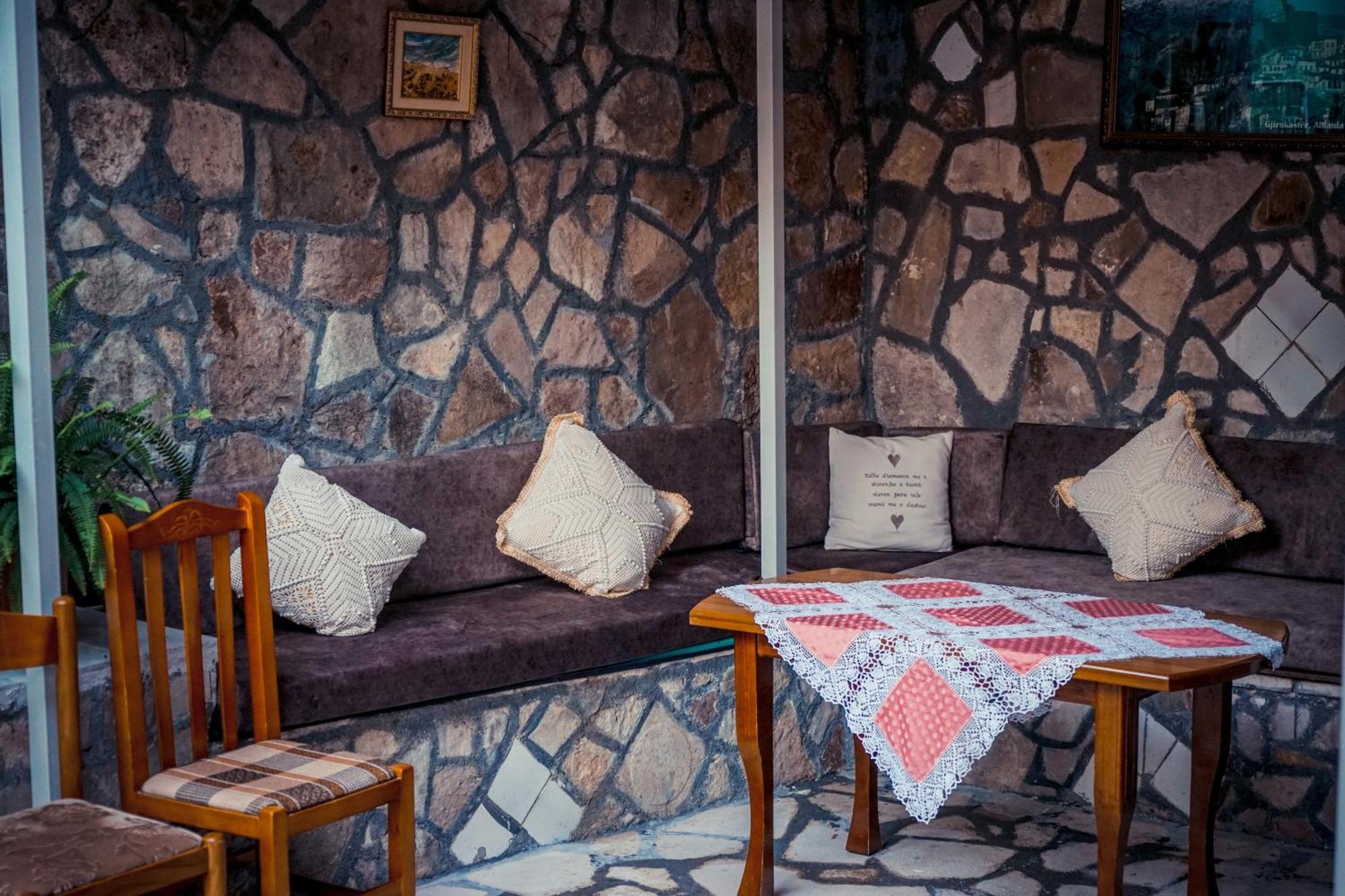 Guesthouse Arber Gjirokastër Buitenkant foto